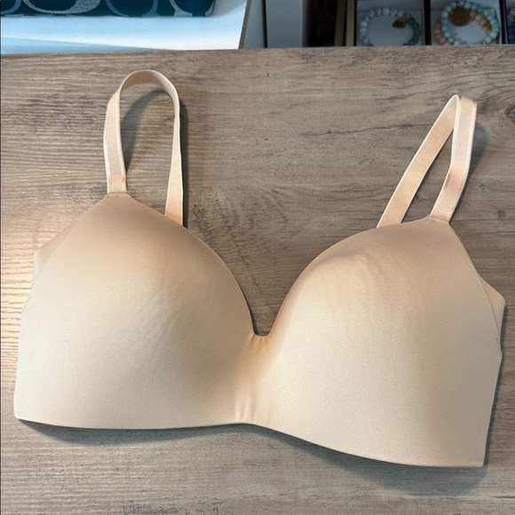 knix | Wing woman Seamless Tan Sand Bra - 32DD - Picture 1 of 7